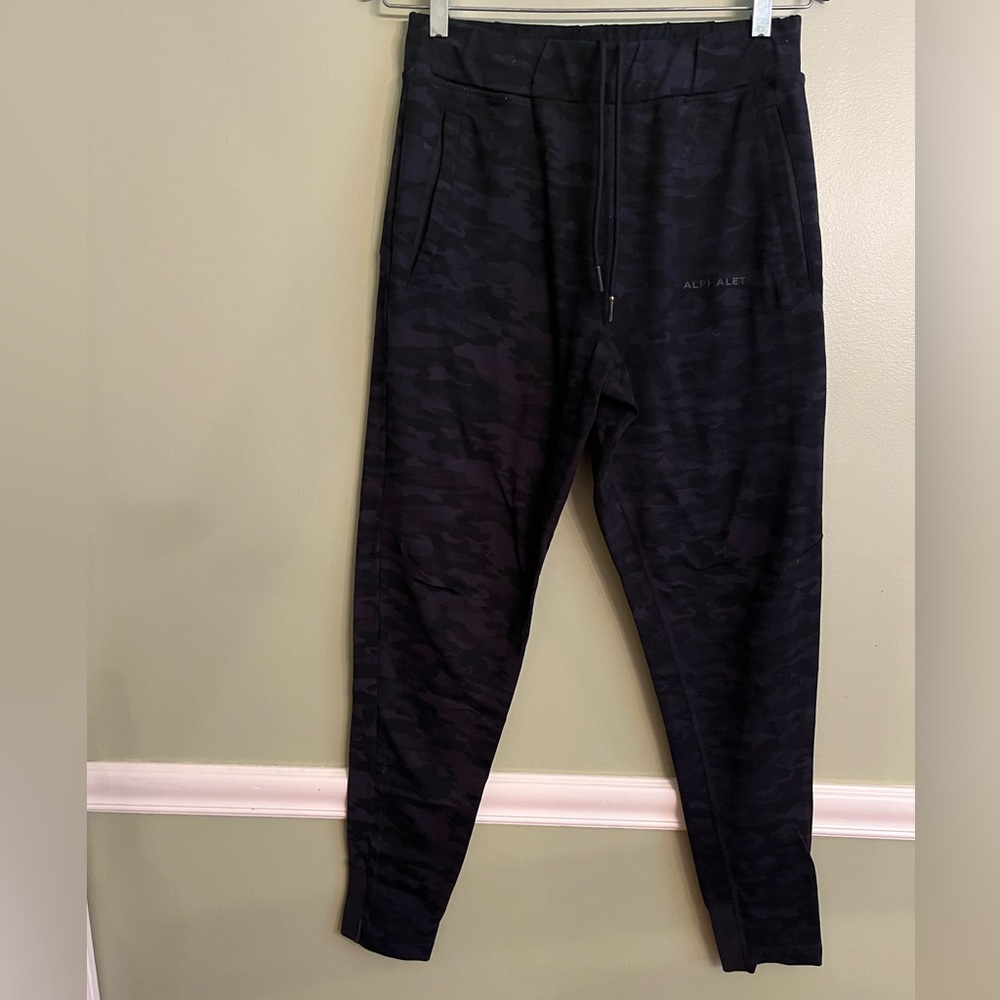 Alphalete Black Printed Sweatpants